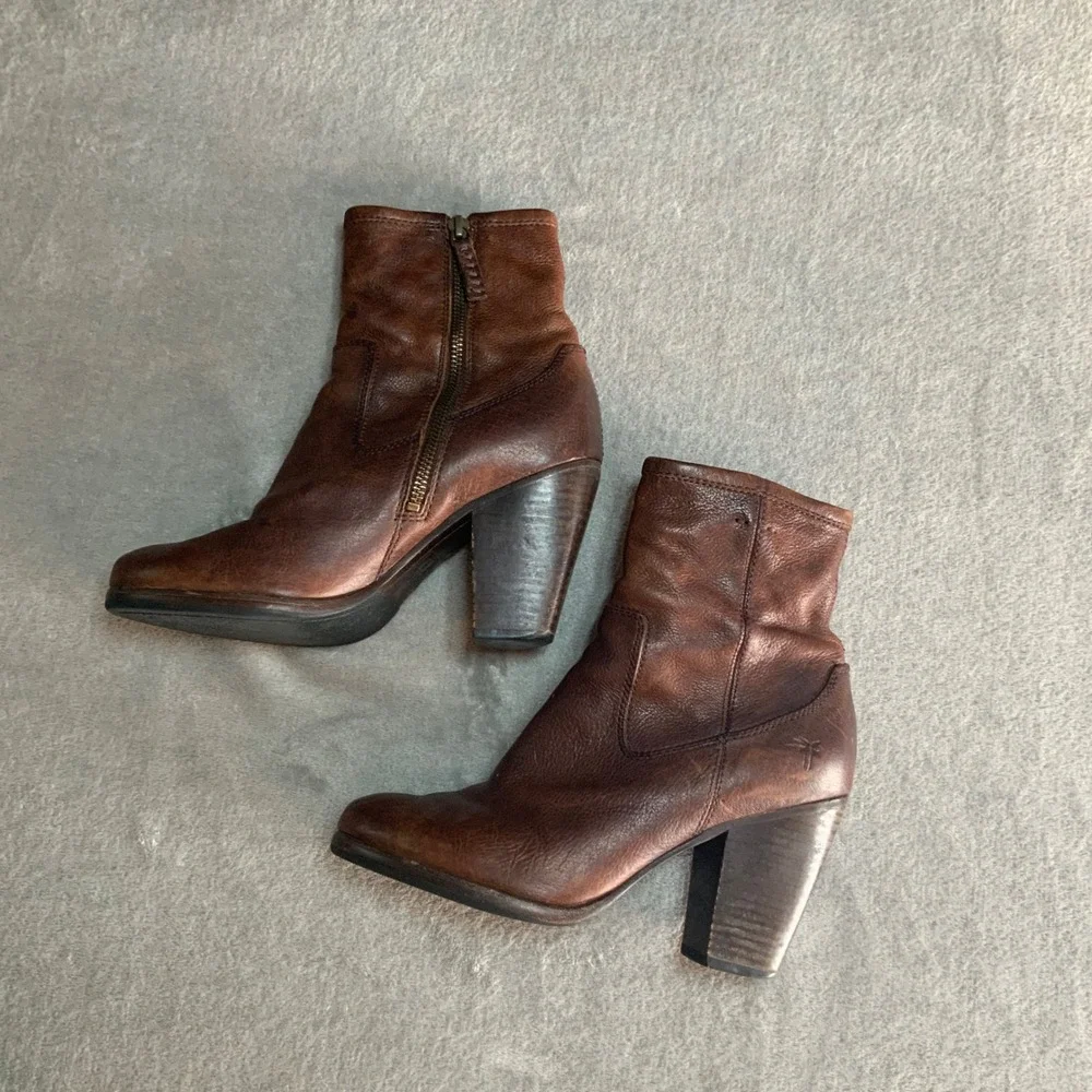 Frye Patty Artisan Zip Brown Leather Block Heel Ankle Boots 3476982 Womens 7.5 M